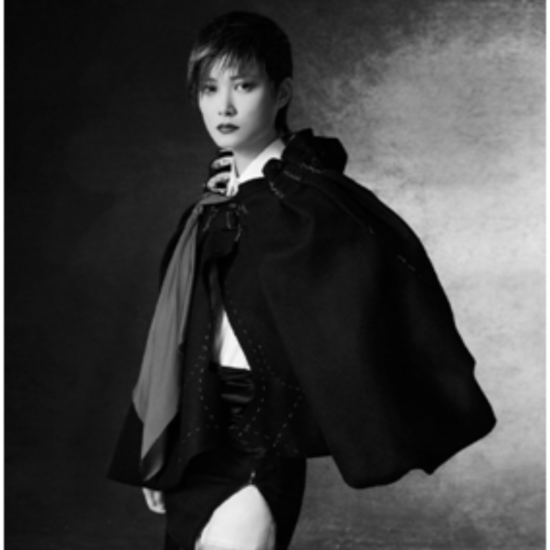 Maison Margiela ⻢吉拉⾹氛全新⾼端⿊线 已确认将由全球代⾔⼈ Chris Lee 李宇春神秘演绎
