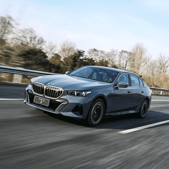 体验创新纯电动BMW i5 实力看齐旗舰 处处皆是惊喜