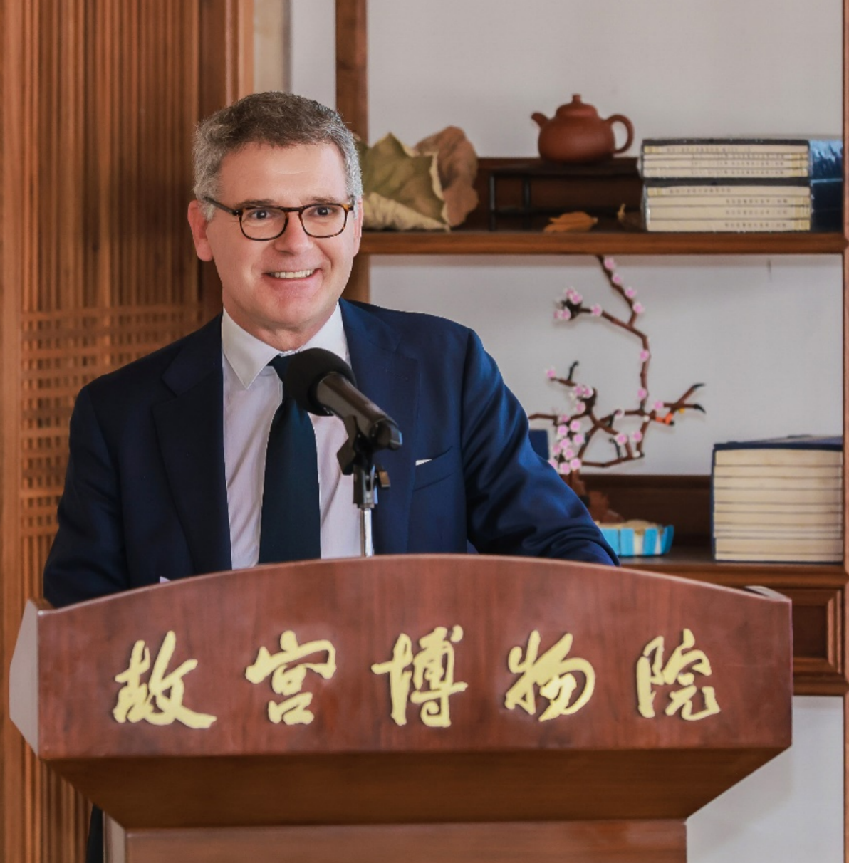 “紫禁城与凡尔赛宫——17-18世纪的中法交往”展览 暨中法文化之春开幕 卡地亚与故宫博物院签署合作协议