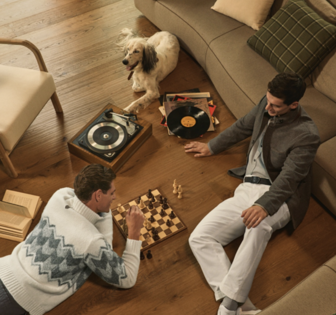 CANALI 呈献 Chalet 胶囊系列
